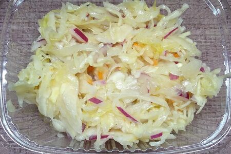 Квашеная капуста с луком и ароматным маслом