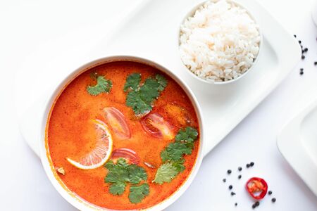 Том Ям с курицей и креветками