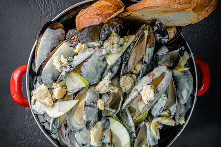 Мидии Яблоко-горгонзола