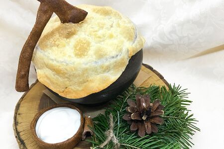 Щи из свежей капусты со сметаной