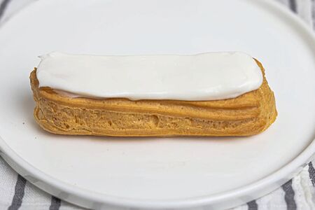 Эклер Ванильный