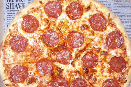 Пепперони на тонком тесте