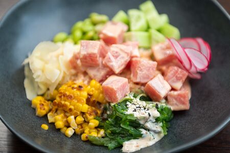 Боул с тунцом