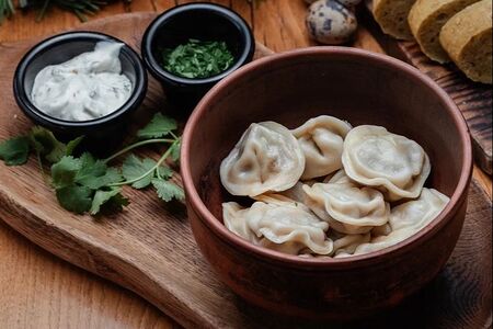 Пельмени со сметаной