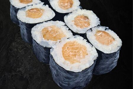 Хосомаки лосось