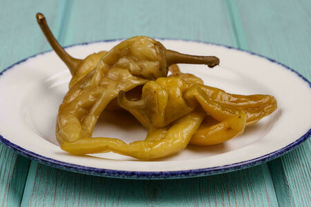 Перец острый маринованный