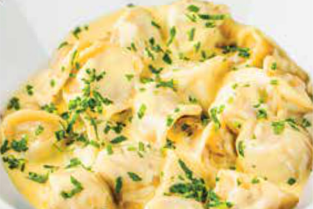 Пельмени с говядиной в сырном соусе Чеддер