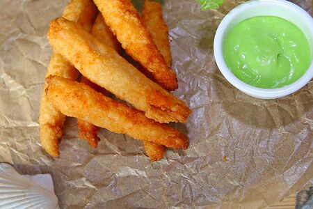 Хрустящие креветки с соусом васаби