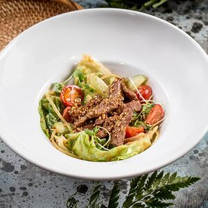 Салат в азиатском стиле