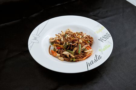 Соба с курицей 