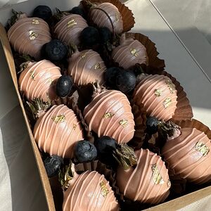 Клубника в шоколаде x