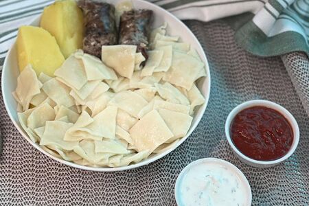 Хинкал тонкий с сушеной колбасой