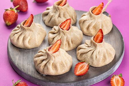 Пирожки с клубникой 