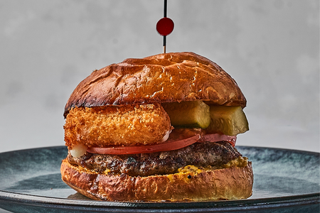 Бургер с сырными палочками