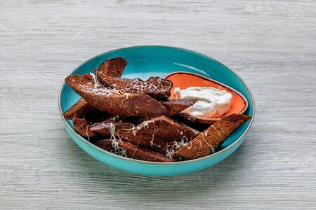 Гренки ржаные с чесноком