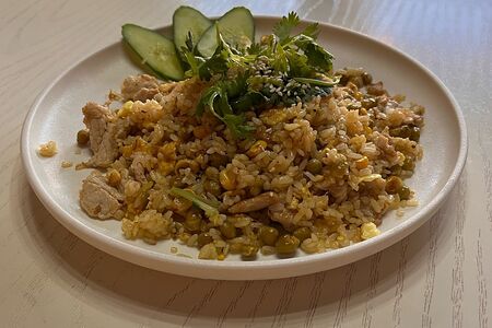 Жаренный рис со свининой