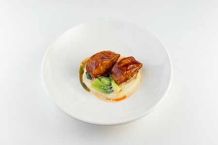 Треска конфи с пак-чой, соусом мисо и картофельным кремом