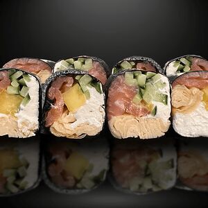 Сашими ролл с манго и лососем