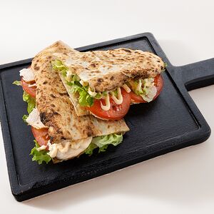 С запеченной курицей на гриле