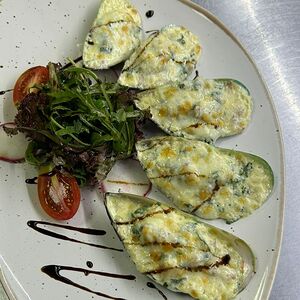 Мидии по-французски