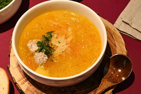 Щи с фрикадельками