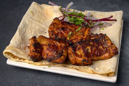 Шашлык из мякоти куриного бедра 