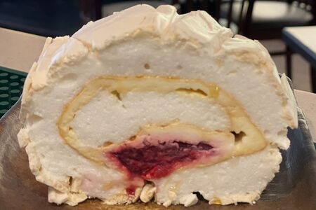 Меренговый рулет