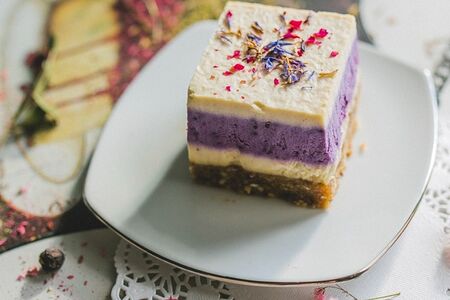 Пирожное Кокос-лимон-смородина