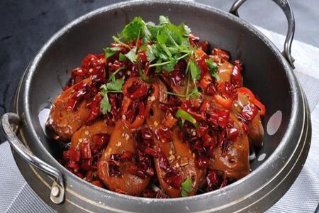 Свиные ножки на сковородке