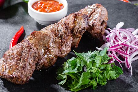 Шашлык из говяжьей вырезки Бастурма