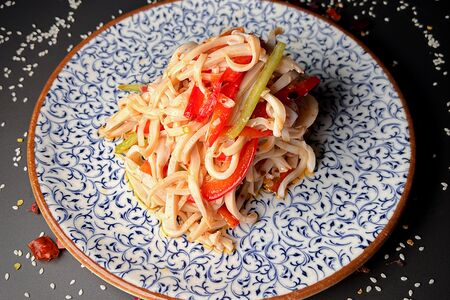 Салат из кальмара острый