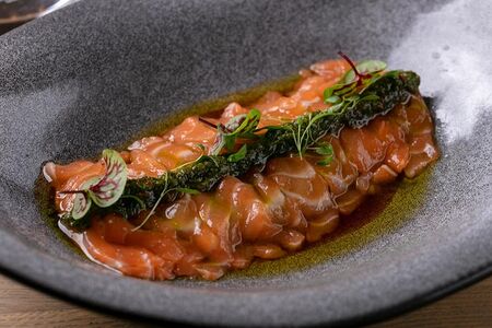 Севиче из лосося с соусом чимичурри