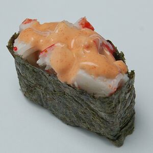 Суши запеченные с крабом