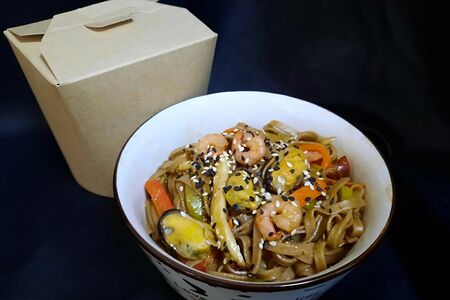 Соба с морепродуктами