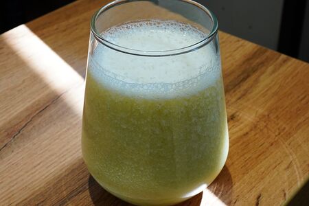 Смузи с ананасом и грушей