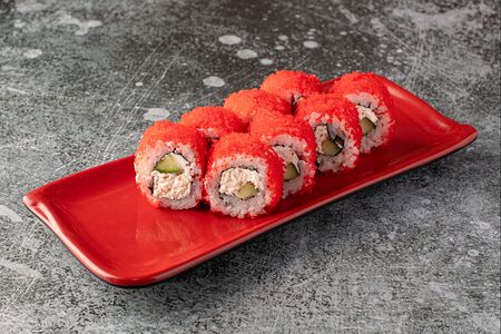 Ролл Калифорния с крабом 