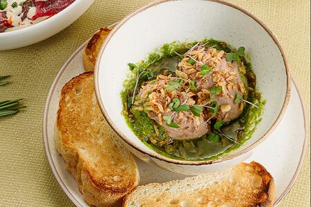 Паштет куриный с соусом Песто