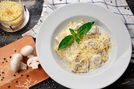 Равиоли с сыром и ветчиной