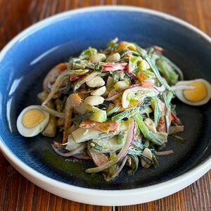 Салат с чукой и кальмаром