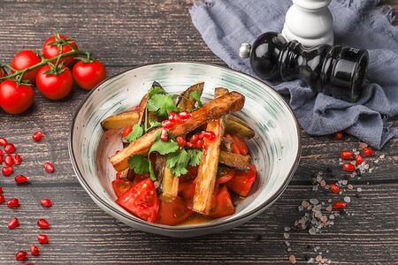 Салат с хрустящими баклажанами 