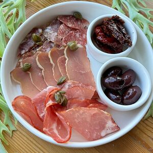 Мясная тарелка