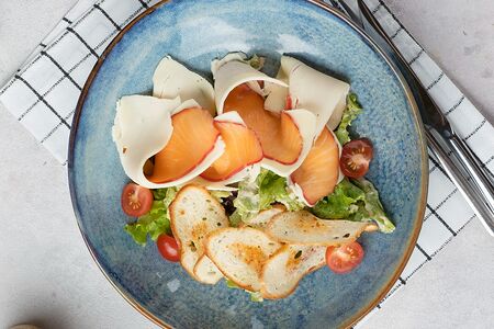 Цезарь с лососем