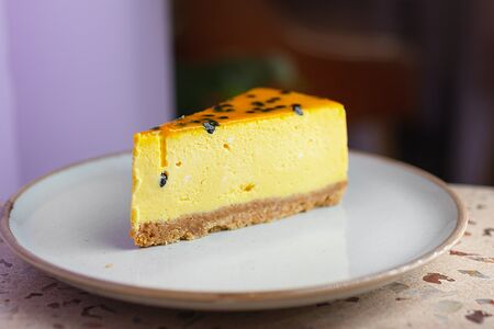 Чизкейк манго-маракуйя