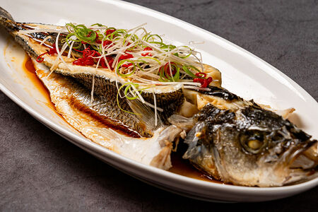 Сибас на пару с соевым соусом