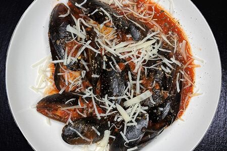 Мидии в томатном соусе 