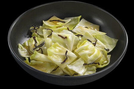 Салат с капустой и комбу