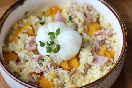 Пшенная каша с тыквой и беконом