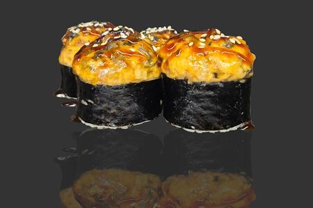 Нежный с угрем запечённый ролл