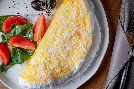 Омлет, скрэмбл или глазунья из двух яиц