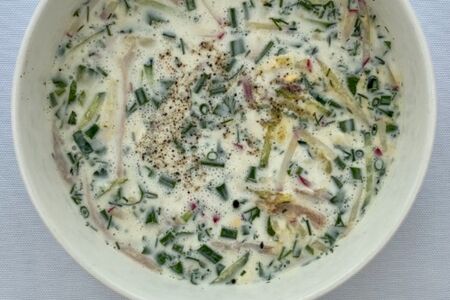 Окрошка мясная на кефире